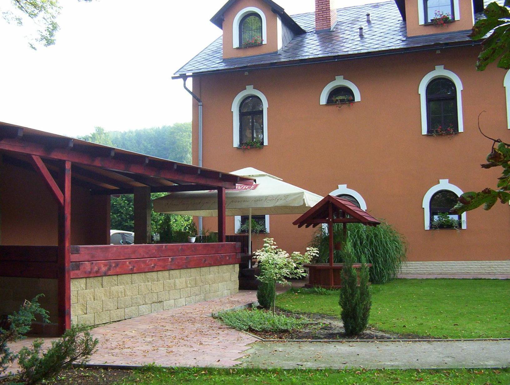 Penzion U Cervenych Vrat Chudolazy Экстерьер фото